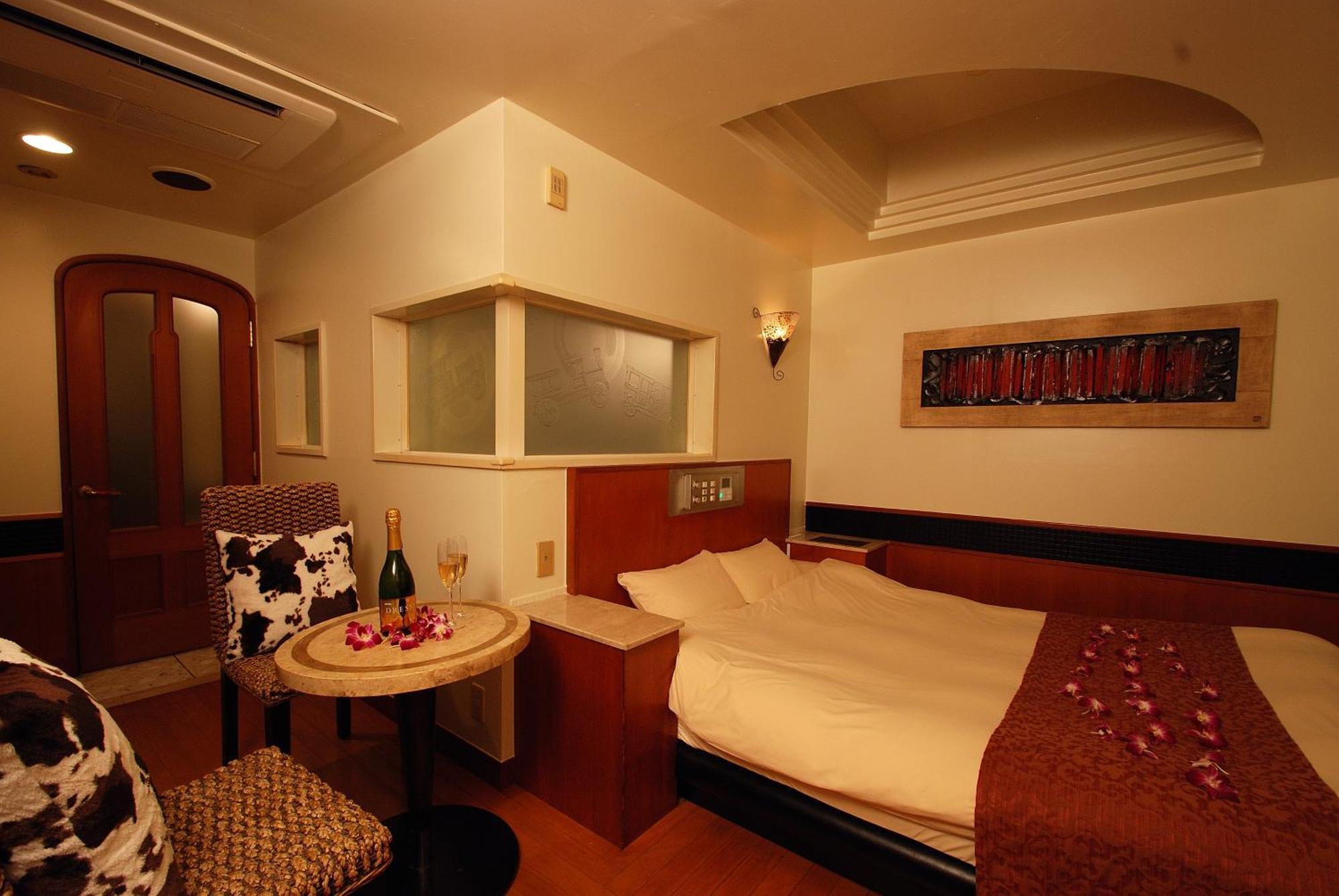 Comfort Hu Koshigaya